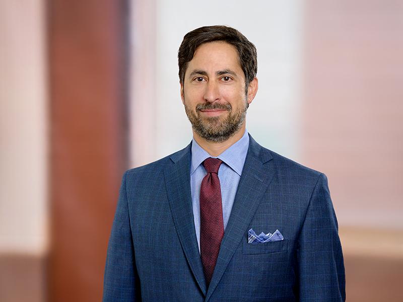 Marc Axelbaum Professional Headshot Mintz