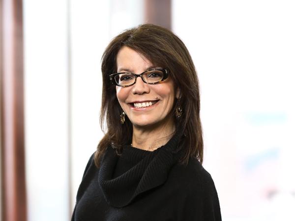 Professional Cropped Kantor Patricia Mintz