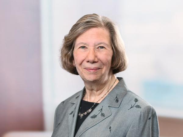 Professional Cropped_Newman Marilyn Mintz