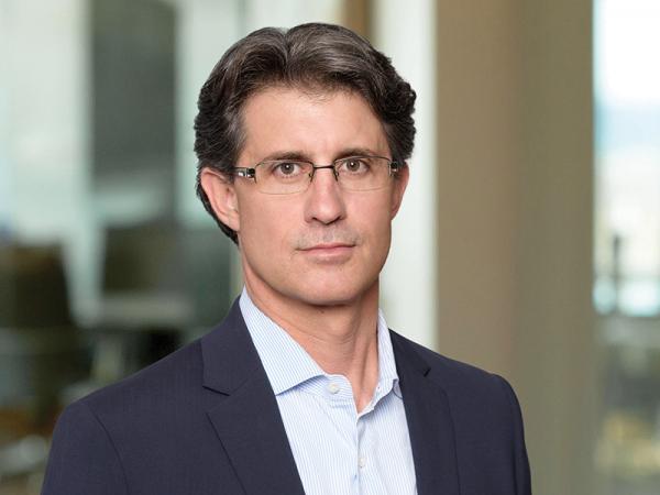 Professional Cropped Lenain Adam Mintz