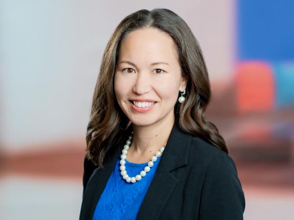 Professional Cropped Short Farrah Mintz