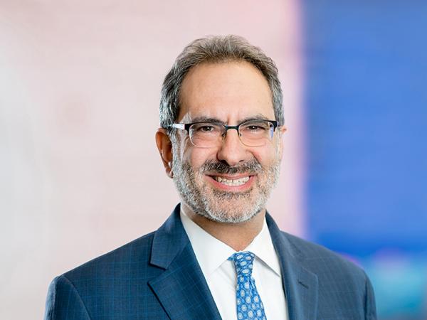 Larry Freedman Professional Headshot Centered Mitnz