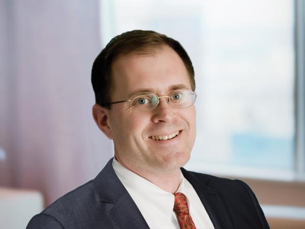 Daniel Follansbee Headshot