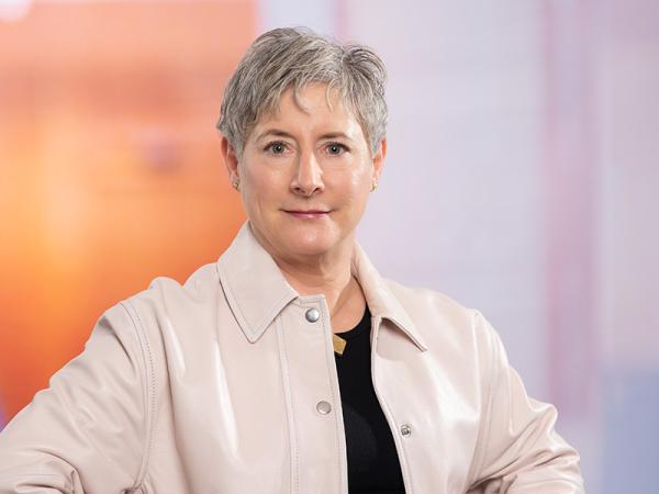 Julie Korostoff Profoessional Headshot Mintz