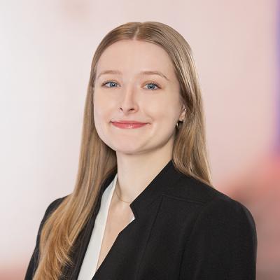 Albin_Hollie_Professional_Cropped